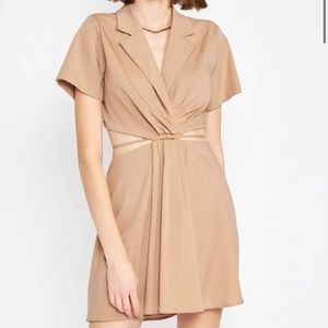 NWT En saison Beverly mini dress in tan